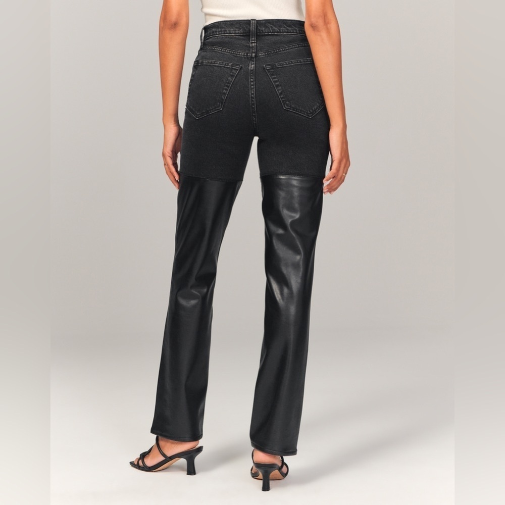 *NWT* Abercrombie & Fitch Mixed Fabric Ultra High Rise 90s Straight Jean